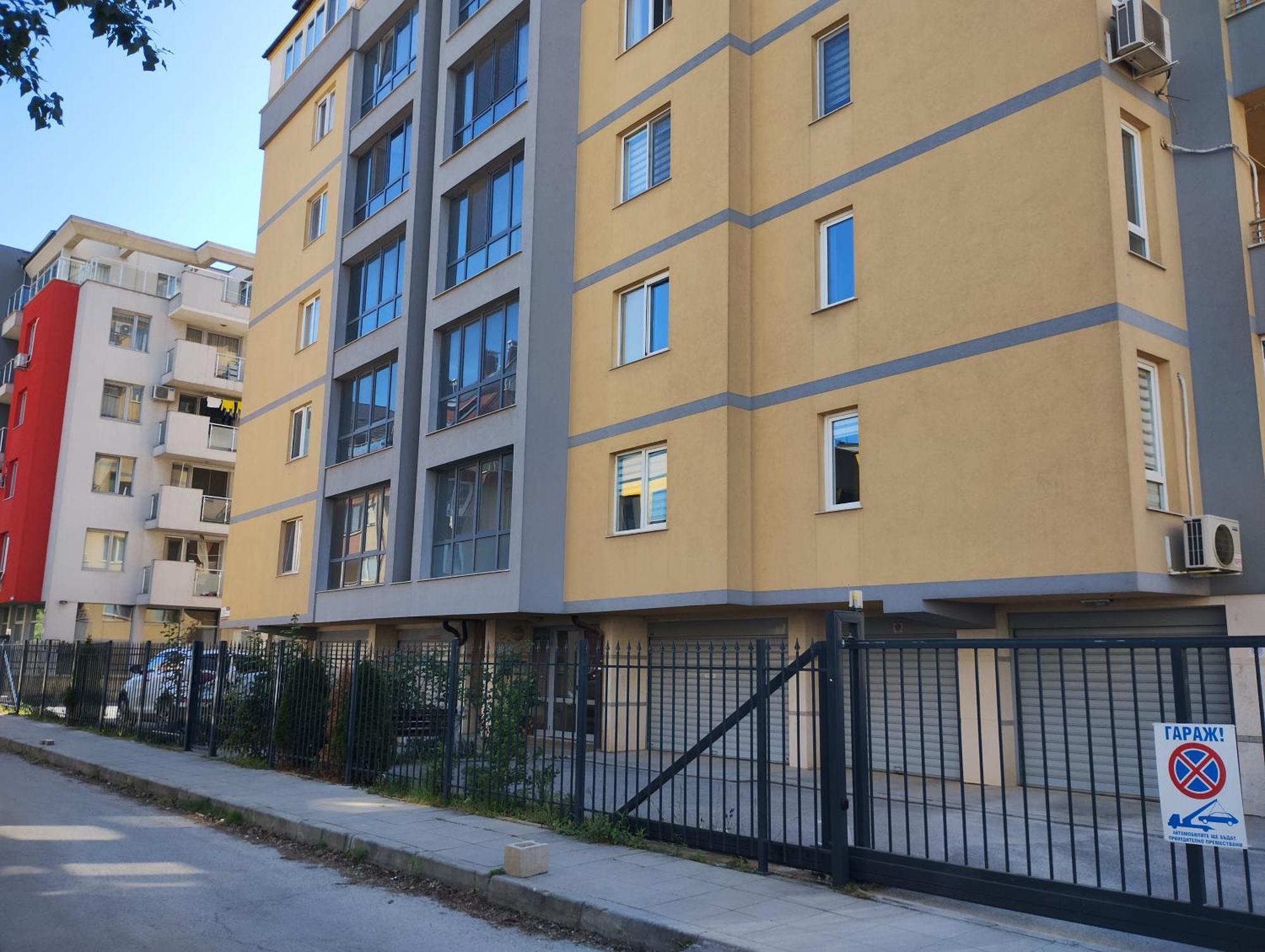 Apartment Happy & Free Breakfast - Mladost Sofia